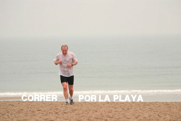 runner en la playa