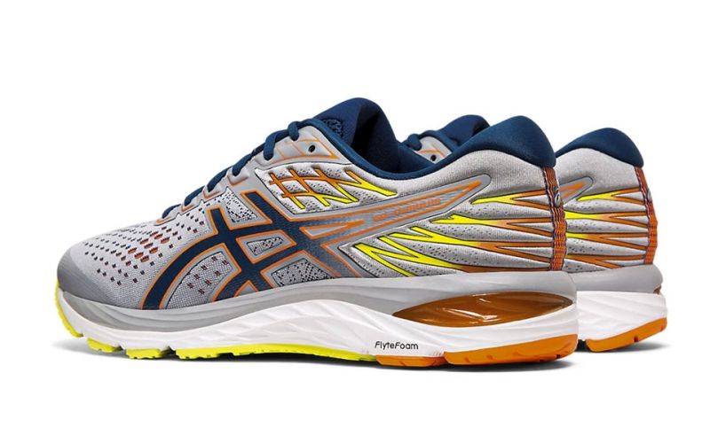 Asics, Seite Ansicht