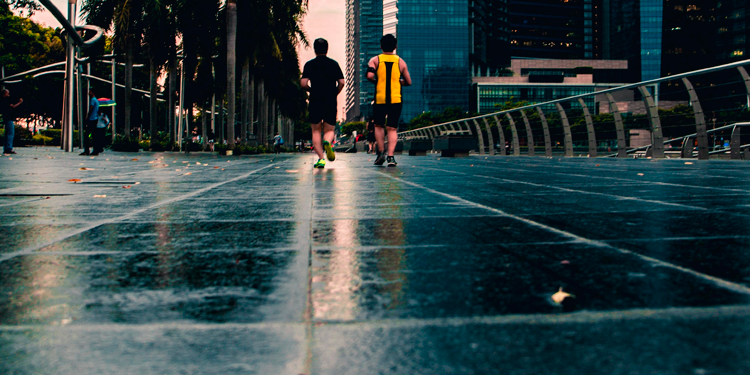 courir-sous-la-pluie