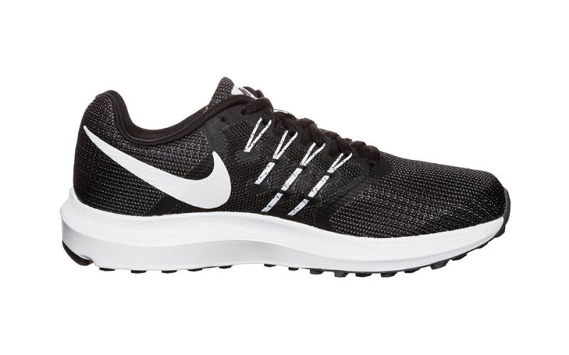 Nike women's online run swift sneaker