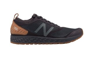 NEW BALANCE FRESH FOAM GOBI V3 NEGRO DORADO MTGOBI K3