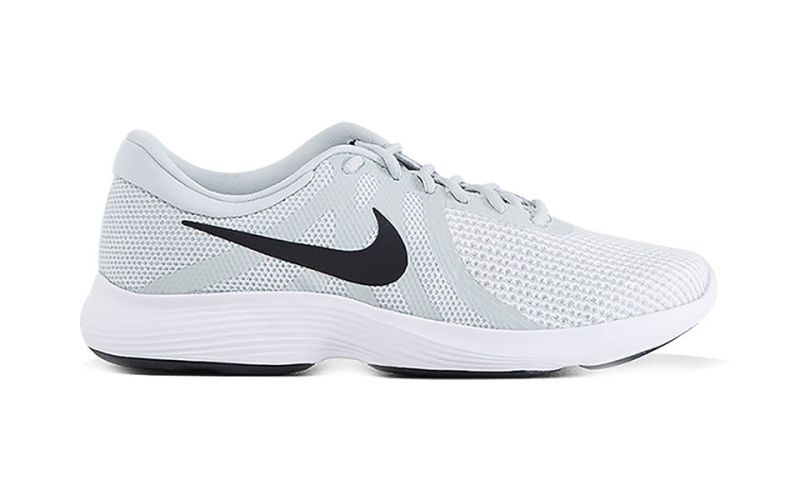 nike Revolution 4 gris y comodidad.