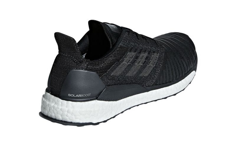 ADIDAS Solarboost negro -Incluye la tecnología Strech