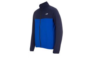 NEW BALANCE CHAQUETA TENACITY WOVEN AZUL MARINO