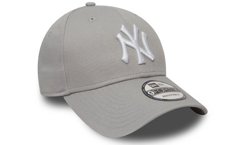 Gorra Ny Yankees Essential 9forty Gris