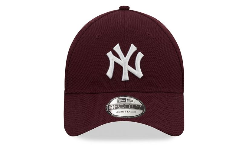Gorra New York Yankees Diamond Era Essential 9forty Granate