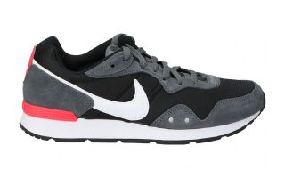NIKE VENTURE RUNNER NEGRO GRIS NICK2944 004