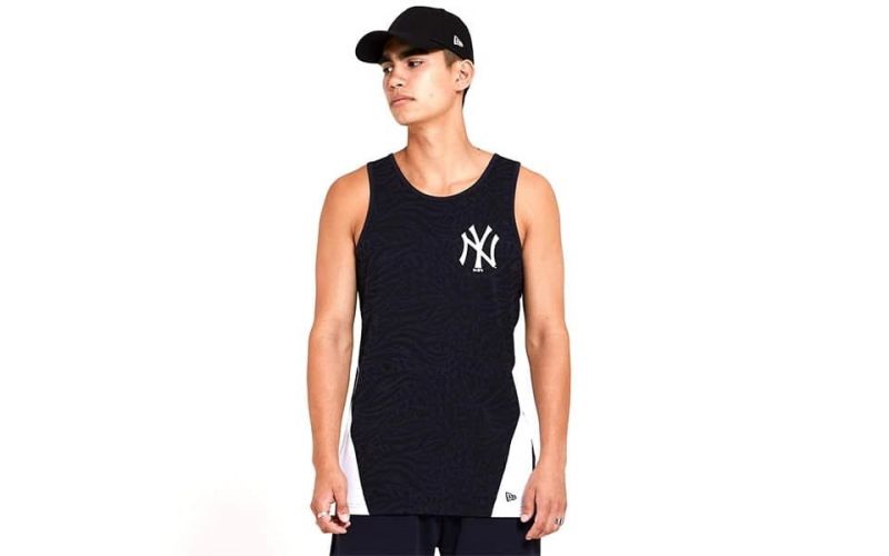 Camiseta Ny Yankees All Over Print Taped Panel Negro