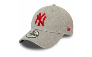 GORRA NEW YORK YANKEES JERSEY ESSENTIAL 9FORTY GRIS ROJO