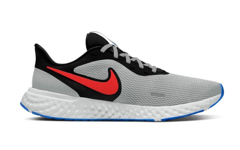 nike revolution 5 black and red