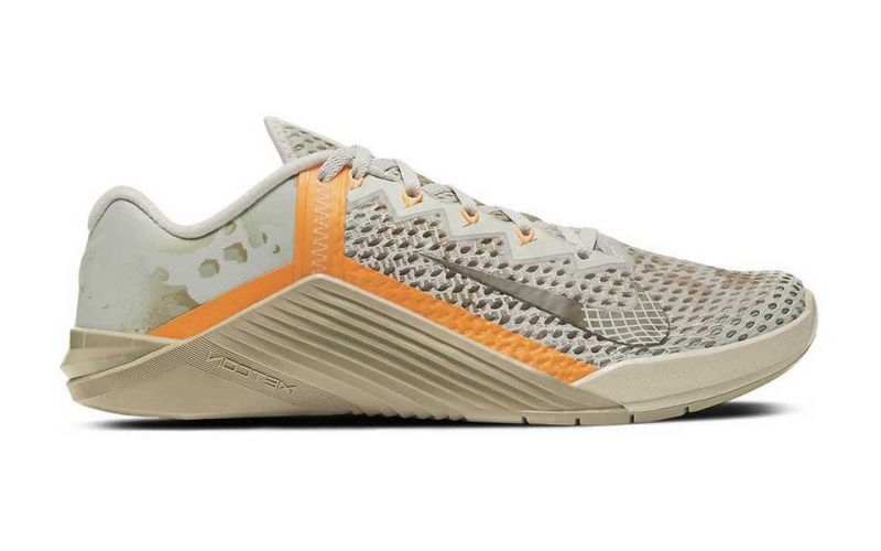 nike metcon beige