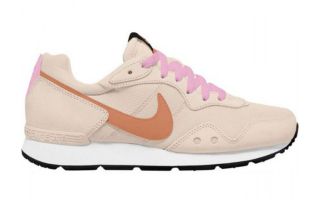 NIKE VENTURE RUNNER ROSA BEIGE MUJER CK2948 102