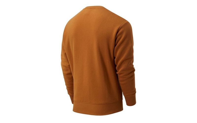 Sudadera New Balance Essentials Terrain Crew marrón - Moderna y versátil
