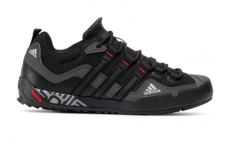 Terrex Swift Solo Gris Negro Fx9323