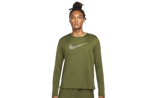 Nike CAMISETA MANGA LARGA DRI-FIT UV RUN DIVISION VERDE