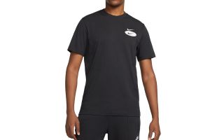 CAMISETA SPORTSWEAR SWOOSH NEGRO