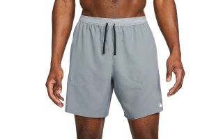PANTALON CORTO DRI-FIT STRIDE 7 GRIS