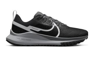REACT PEGASUS TRAIL 4 NEGRO DJ6159 001 MUJER.