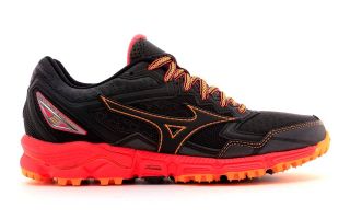 MIZUNO WAVE DAICHI 2 MUJER NEGRO ROJO J1GD177110